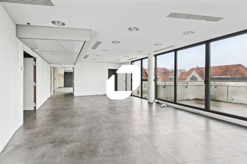 45-53 Avenue Paul Doumer, Rueil-Malmaison for sale - Interior Photo - Image 1 of 11