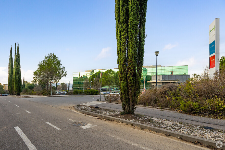 Carrer De Can Flo, 17-19, Sant Cugat Del Vallès, Barcelona for rent - Building Photo - Image 3 of 4