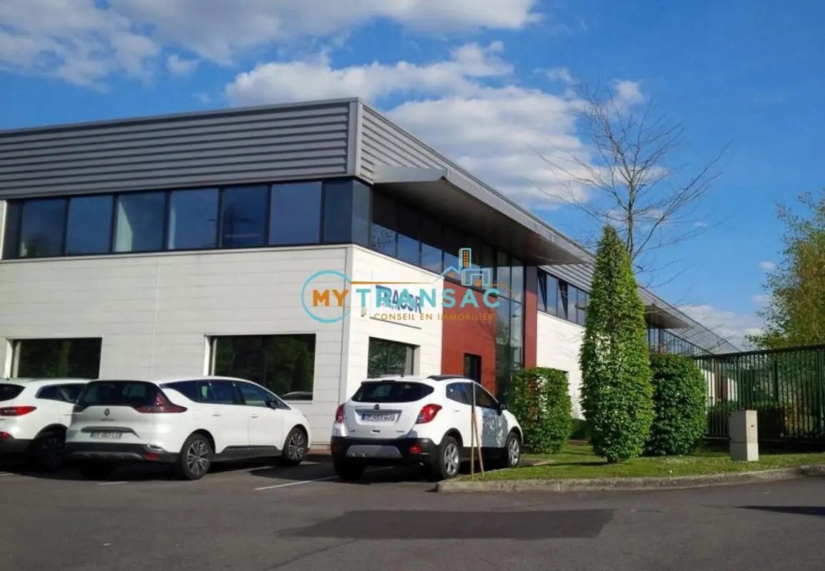 Light Industrial in Lisses to rent Building Photo- Image 1 of 12