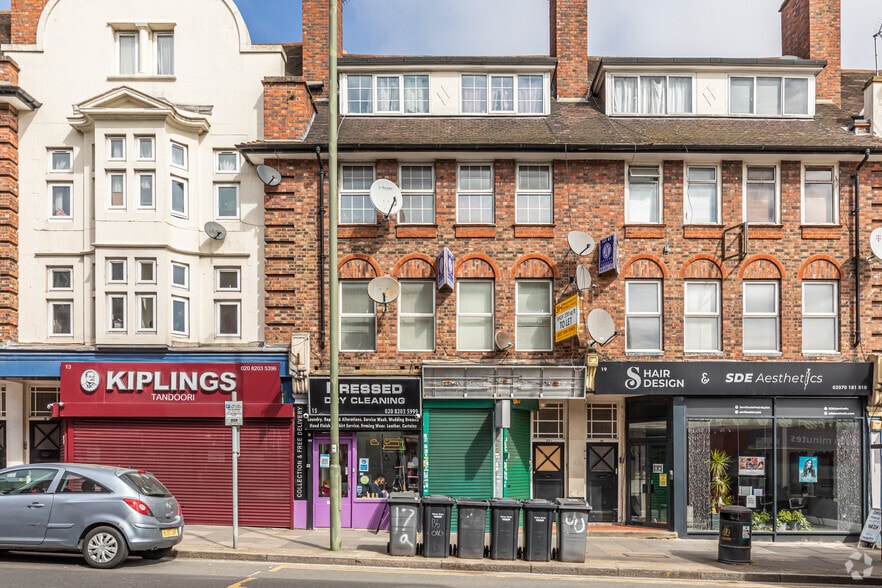 17 Finchley Ln, London for sale - Primary Photo - Image 1 of 1