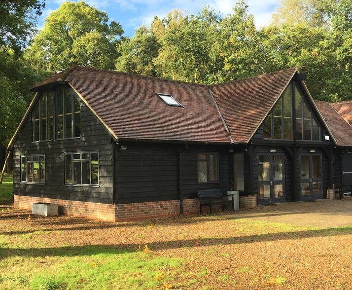 Hazeley Lea, Hartley Wintney for sale - Primary Photo - Image 1 of 1