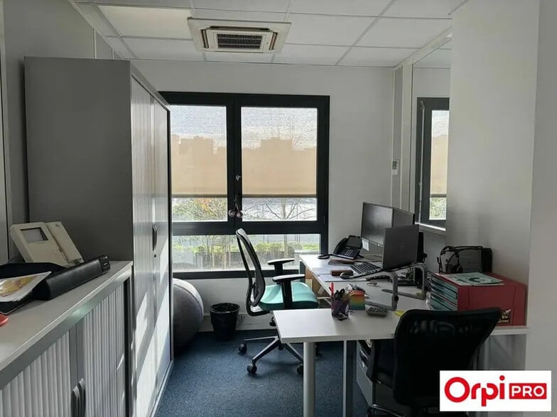 Office in Lyon for sale - Building Photo - Image 3 of 8