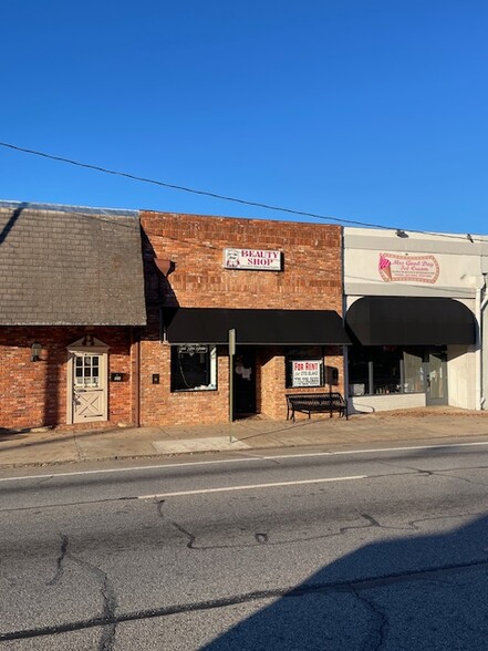 121 W Taylor St, Griffin, GA for rent - Building Photo - Image 1 of 2