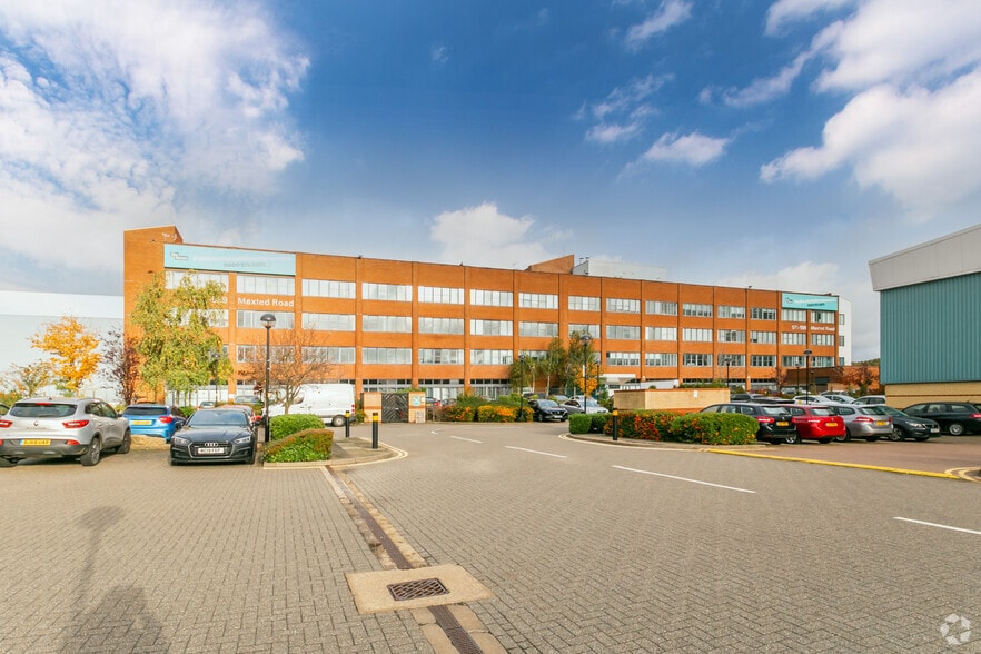 575-599 Maxted Rd, Hemel Hempstead to rent - Primary Photo - Image 1 of 139