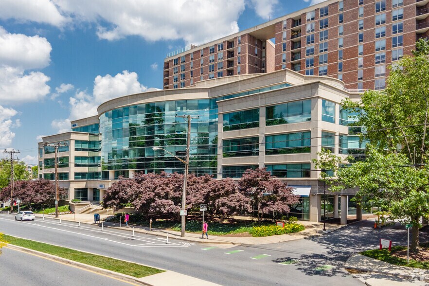 1300 Spring St, Silver Spring, MD for rent - Building Photo - Image 1 of 9