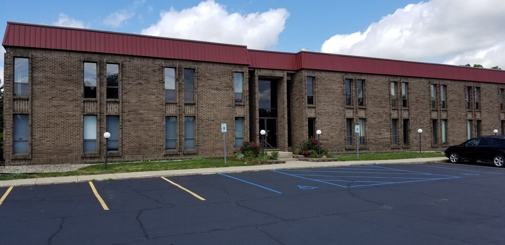 4000 Portage St, Kalamazoo, MI for rent - Building Photo - Image 1 of 9