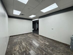 2760 Lake Sahara Dr, Las Vegas, NV to rent Interior Photo- Image 2 of 9