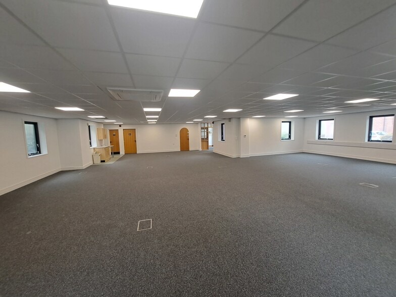 38 George Rd, Birmingham to rent - Building Photo - Image 3 of 13
