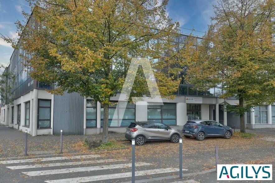 Office in Bonneuil-sur-Marne to rent - Building Photo - Image 3 of 6