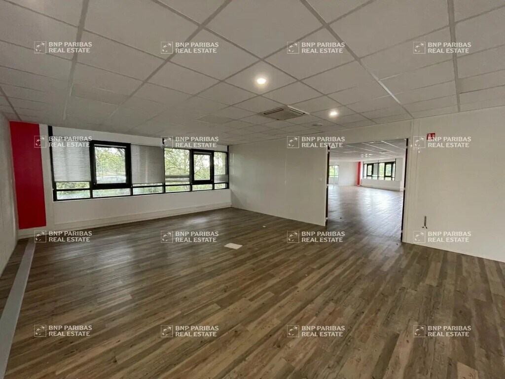 Location Bureaux 444 m² - Photo 1