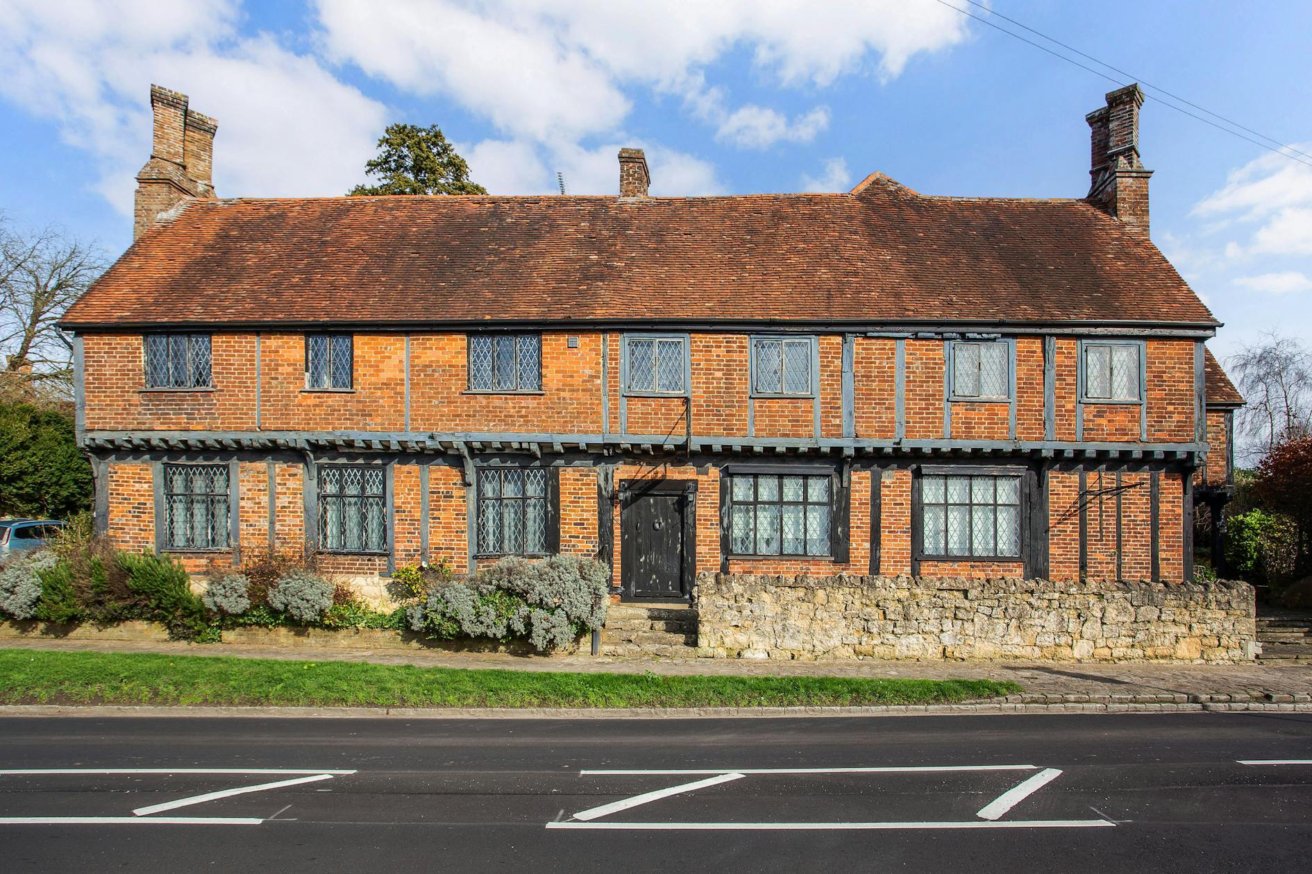 70-72 High St, Aylesbury for sale Primary Photo- Image 1 of 1