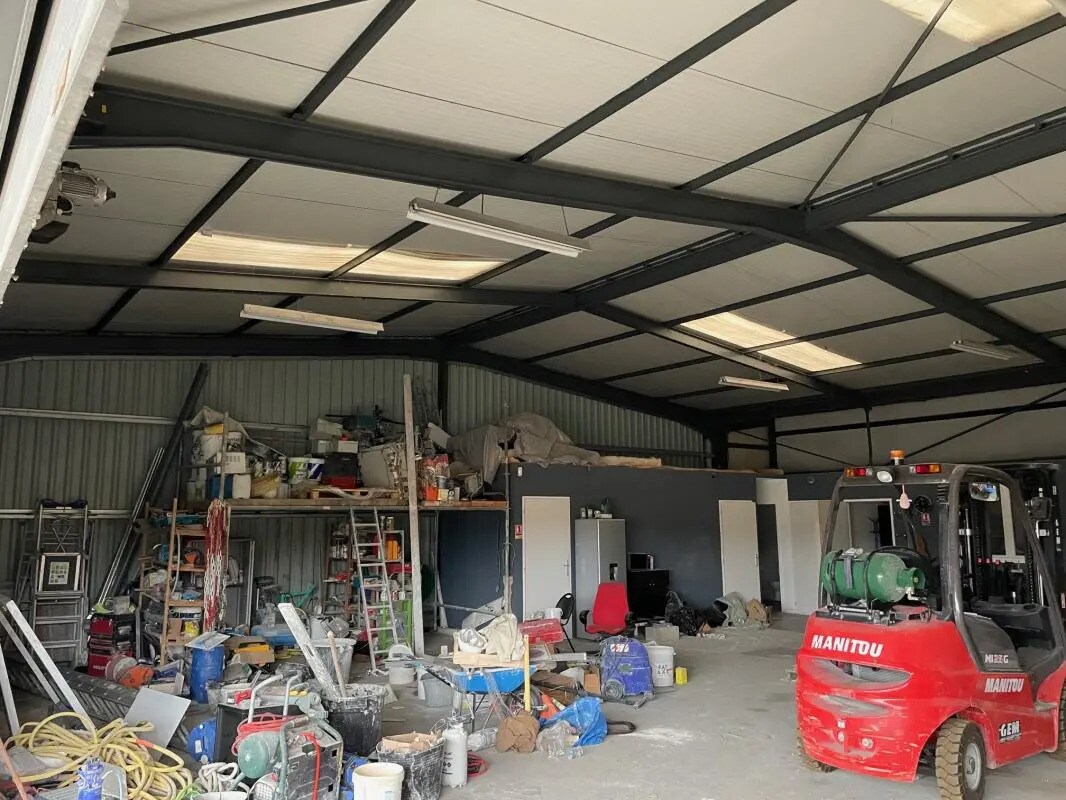 Industrial in Bordeaux to rent Building Photo- Image 1 of 9