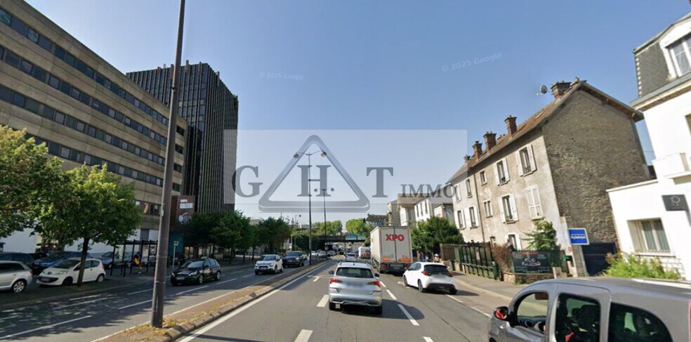 Retail in Melun for sale - Aerial - Image 2 of 2