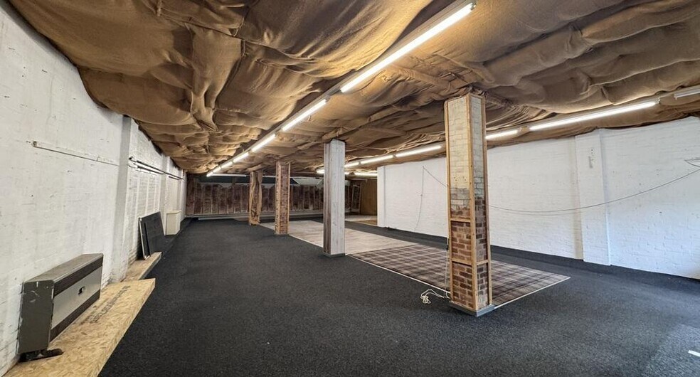 9-11 Church St, Doncaster to rent - Building Photo - Image 3 of 9