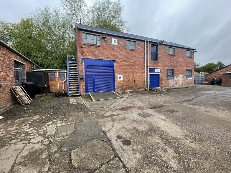 Oak St, Brierley Hill to rent - Building Photo - Image 3 of 6