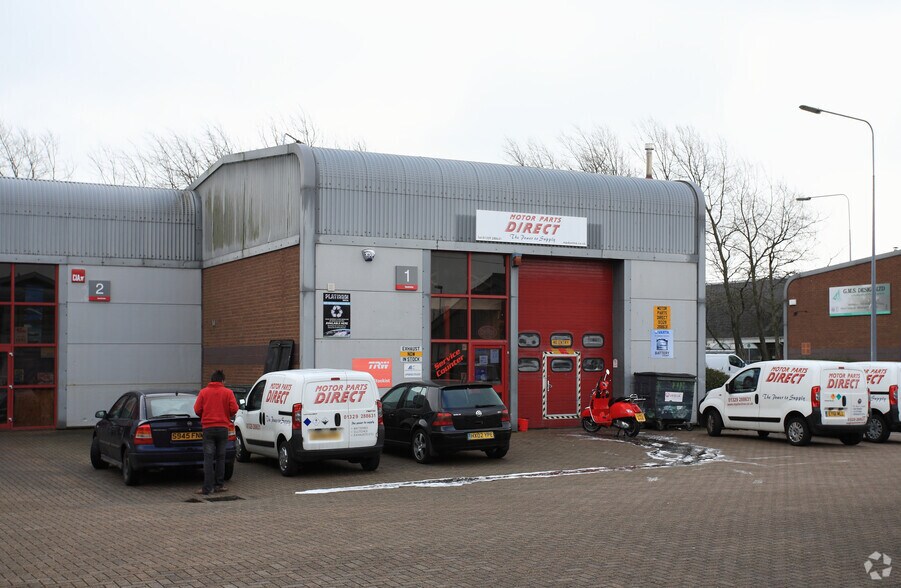 Speedfields Park, Fareham to rent - Primary Photo - Image 1 of 3