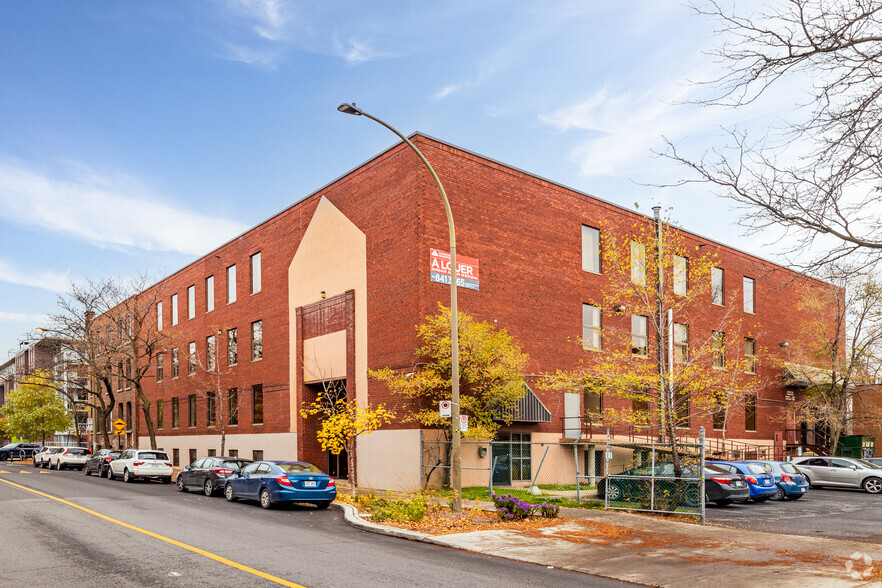 4220 Rue De Rouen, Montréal, QC for rent - Building Photo - Image 1 of 5