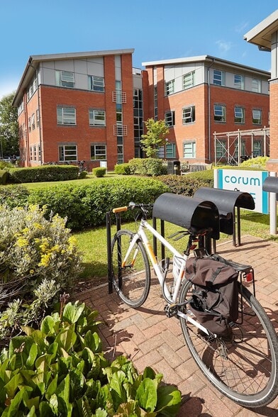 Crown Way, Warmley to rent - Building Photo - Image 3 of 11