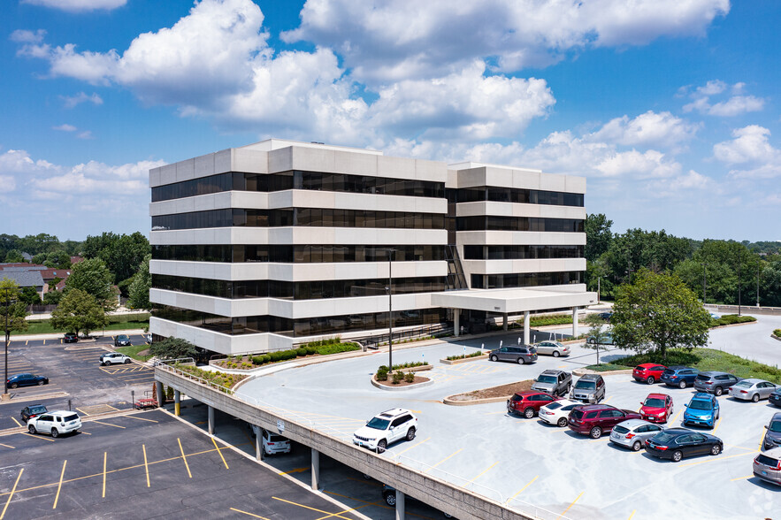 1801 S Meyers Rd, Oakbrook Terrace, IL for rent - Building Photo - Image 1 of 8