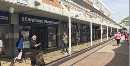 North Walk, Yate to rent Building Photo- Image 1 of 1