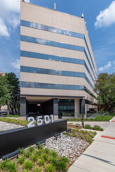 2501 Cedar Springs Rd, Dallas, TX for rent - Building Photo - Image 2 of 10