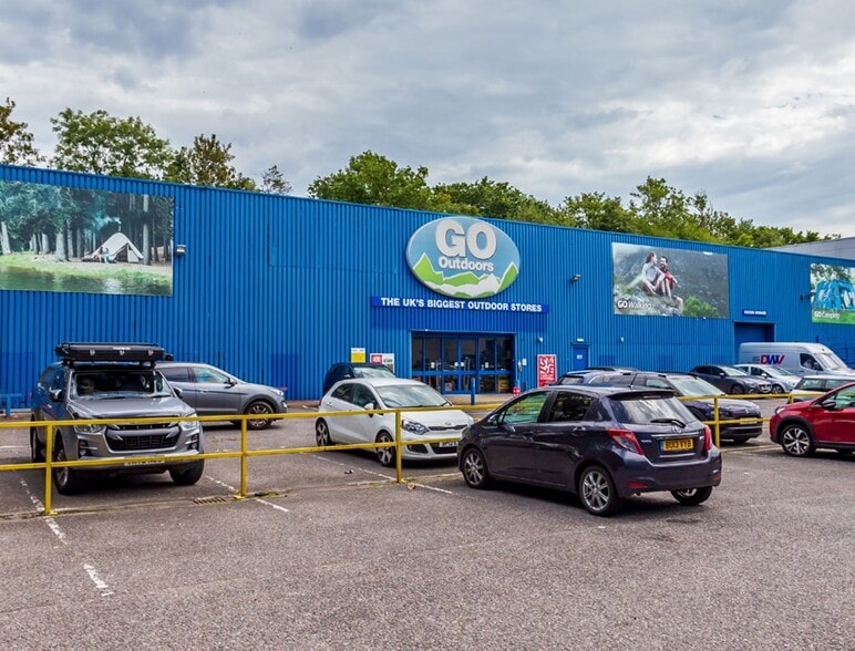 Gastons Wood, Chineham for sale - Primary Photo - Image 1 of 1