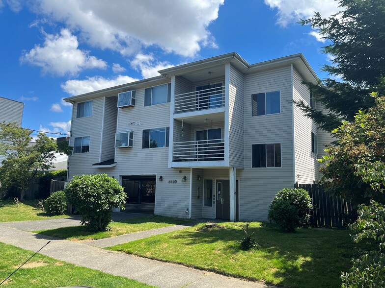 8820 Stone Ave, Seattle, WA for sale - Building Photo - Image 1 of 7