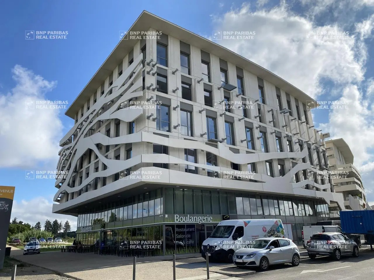 Retail in Castelnau-le-Lez for sale Primary Photo- Image 1 of 16