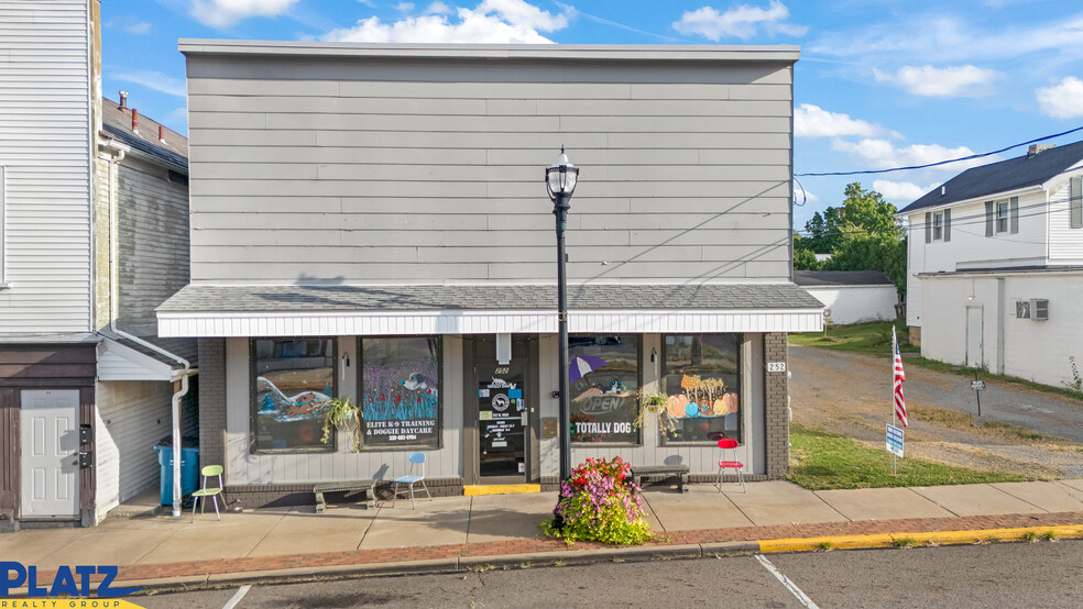 252 W Main St, Cortland, OH for sale - Building Photo - Image 1 of 16