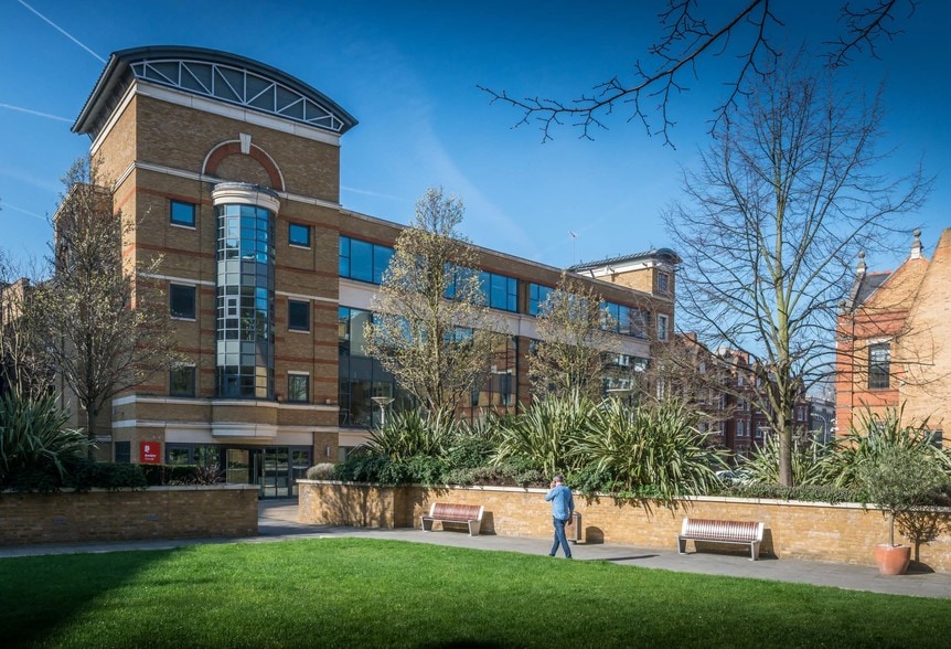 Stanwick Rd, London to rent - Primary Photo - Image 1 of 3