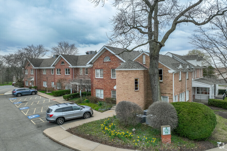 4615 E State St, Rockford, IL for sale - Primary Photo - Image 1 of 4