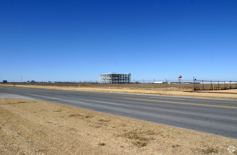 W Reno Ave, Oklahoma City, OK for sale - Primary Photo - Image 2 of 3