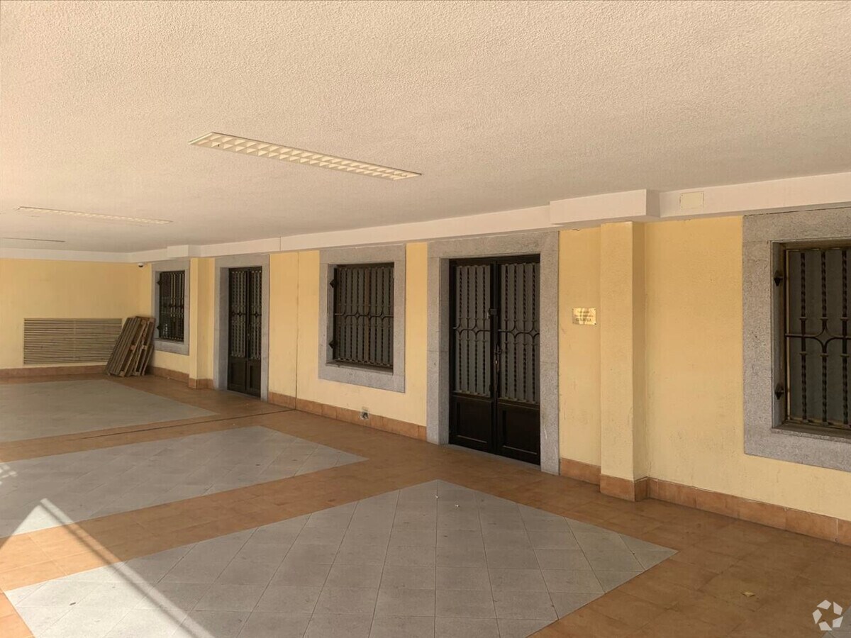 Ávila, AVI 05003 - Unit Puerta L7, Esc. 3 -  - Interior Photo - Image 2 of 12