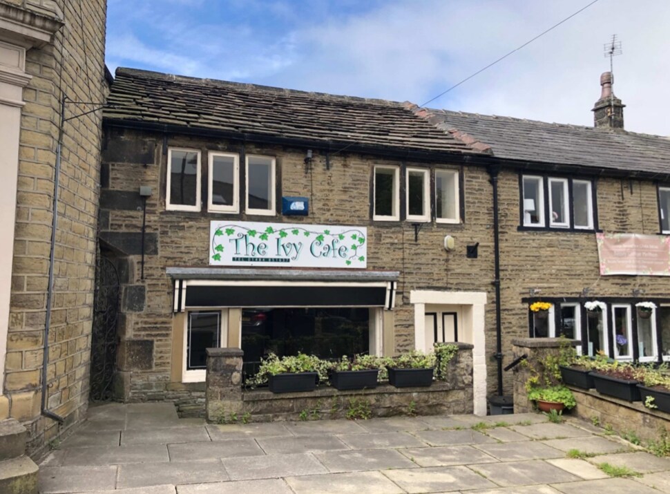 22 Holmfirth Rd, Meltham for sale Primary Photo- Image 1 of 1