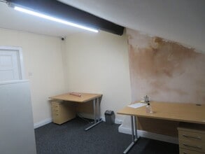 College Rd, Rochdale to rent Interior Photo- Image 2 of 5