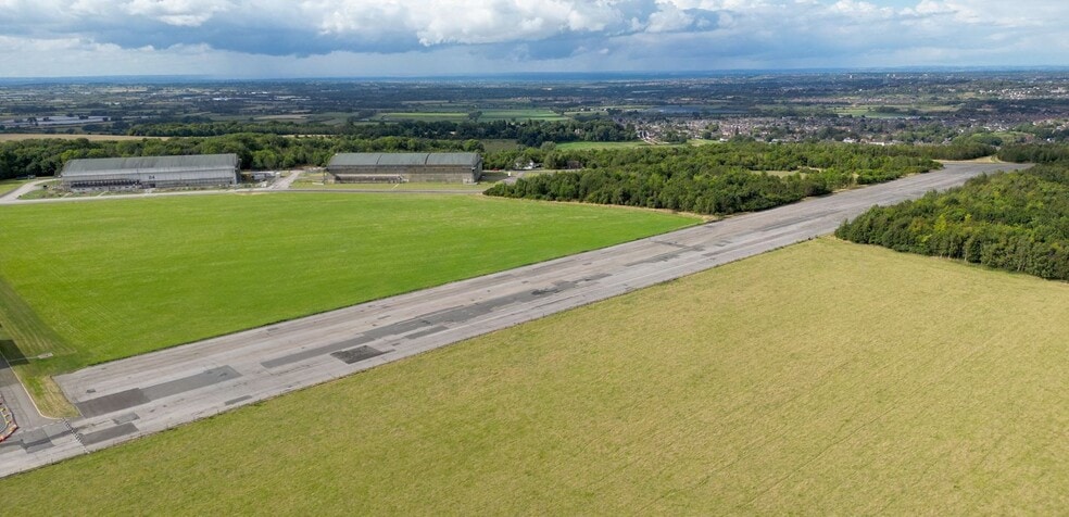Red Barn Lane, Wroughton to rent - Aerial - Image 1 of 11