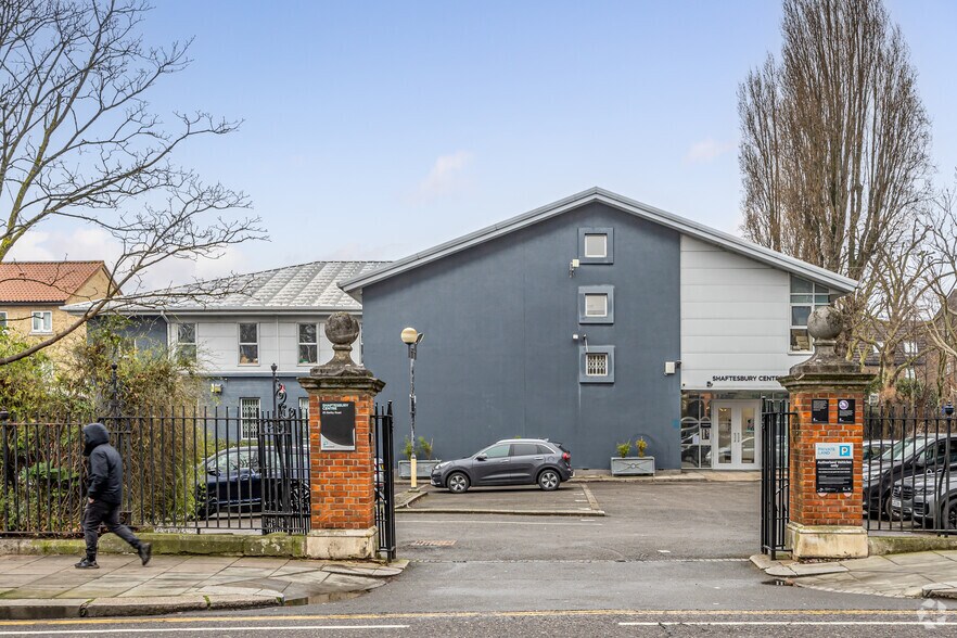 85 Barlby Rd, London to rent - Building Photo - Image 2 of 2