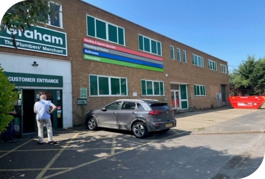 17 Blackbird Av, Leicester for sale - Primary Photo - Image 1 of 1