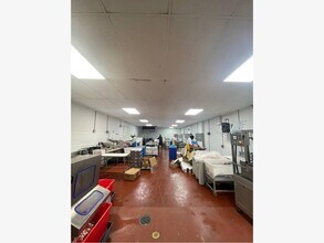 501 NE 183 St, Miami, FL to rent Interior Photo- Image 1 of 3