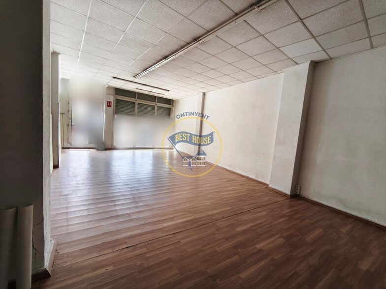 Retail in Ontinyent, Valencia to rent - Interior Photo - Image 1 of 10
