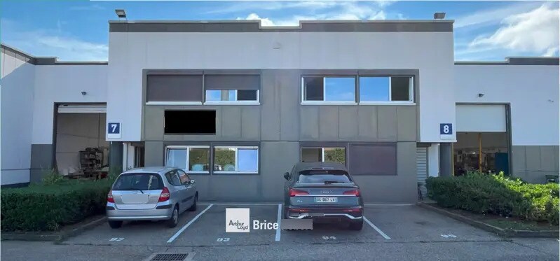 Light Industrial in Décines-Charpieu to rent Building Photo- Image 1 of 10