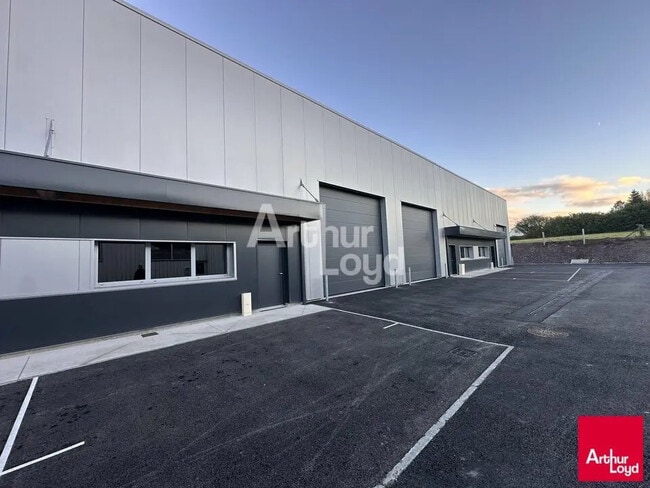 Vente Local d'activités 250 m² à 500 m²
