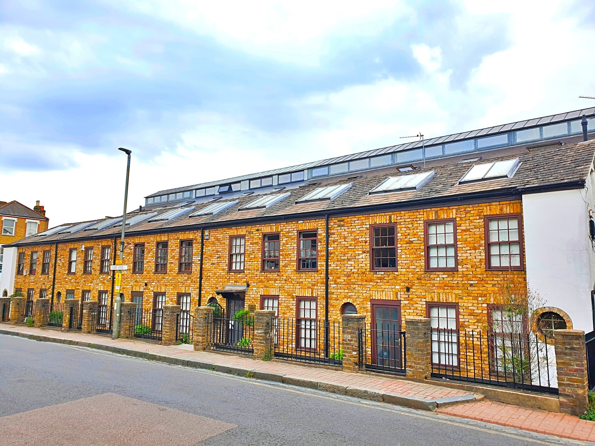 58-64A Webbs Rd, London to rent Building Photo- Image 1 of 4