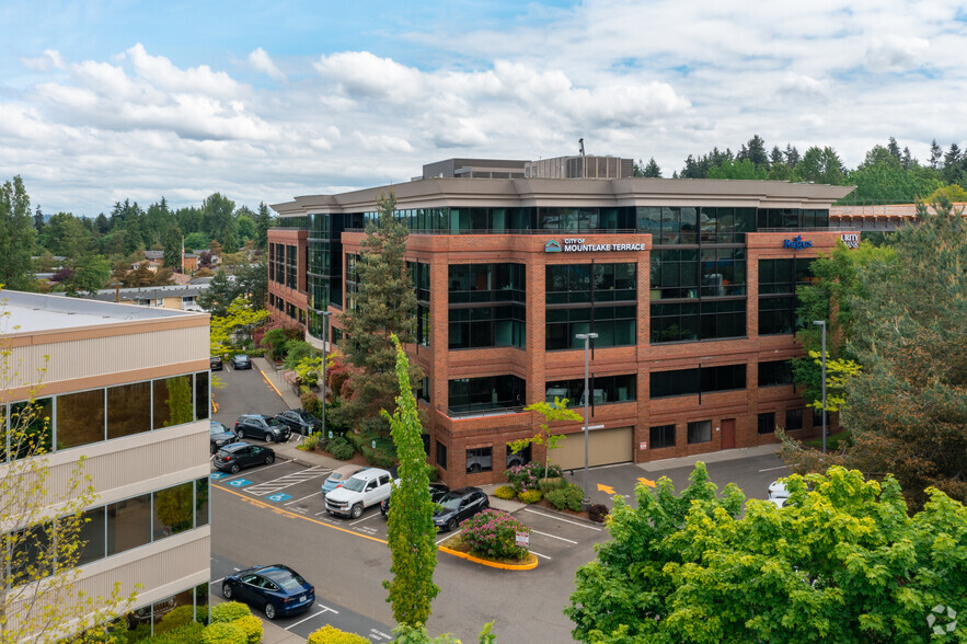 6100 219th St SW, Mountlake Terrace, WA for rent - Building Photo - Image 2 of 6