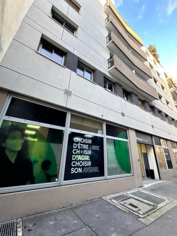Location Bureaux 1 966 m²