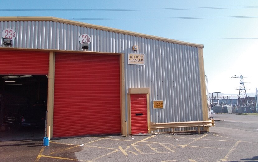 Tonteg Rd, Pontypridd to rent Primary Photo- Image 1 of 2