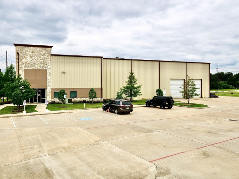 21207 Hufsmith-Kohrville Rd, Tomball, TX for rent - Building Photo - Image 1 of 6