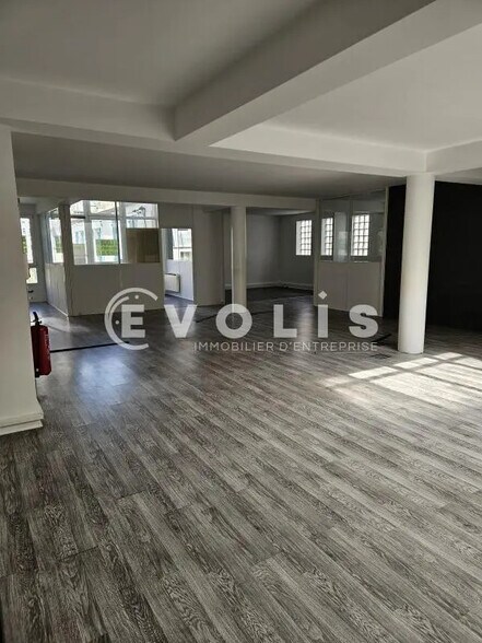 Office in Montrouge to rent - Interior Photo - Image 3 of 12