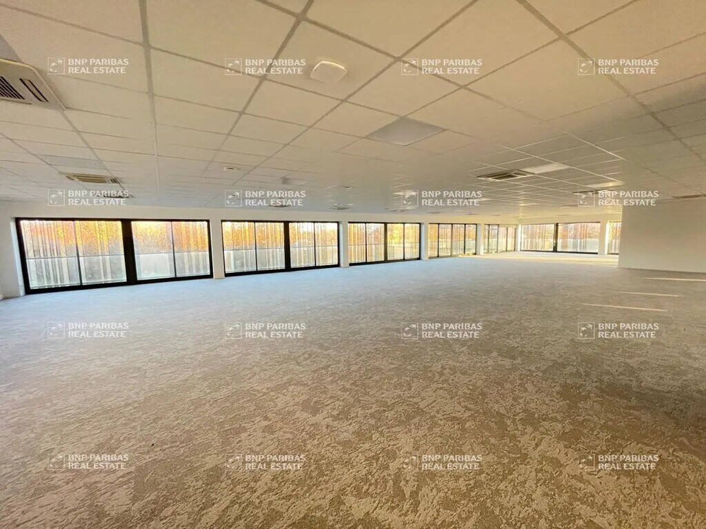 Location Bureaux 208 m² à 5 047 m² - Photo 1