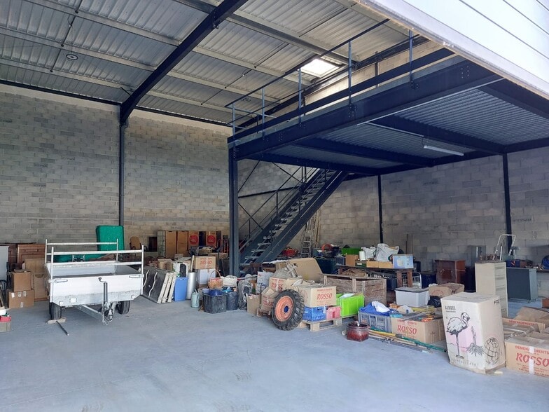 Av. de Varsovie, Signes to rent - Interior Photo - Image 2 of 6